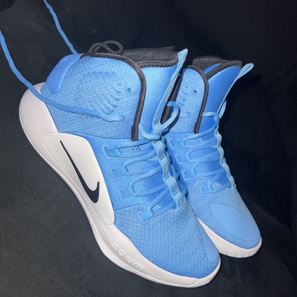 Nike shoes - Picture 2 of 4